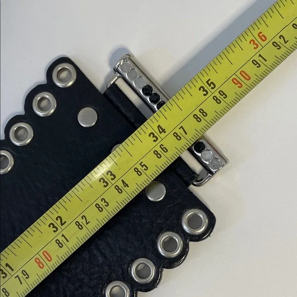 Vintage LE CHATEAU Y2K Black Leather Belt w Silver Eyelets & Crystal Front Clasp - Picture 10 of 10